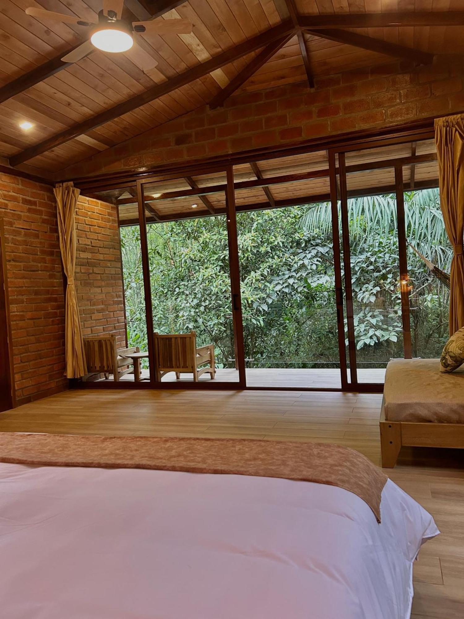 Piripe Wellness Lodge Pacto Buitenkant foto